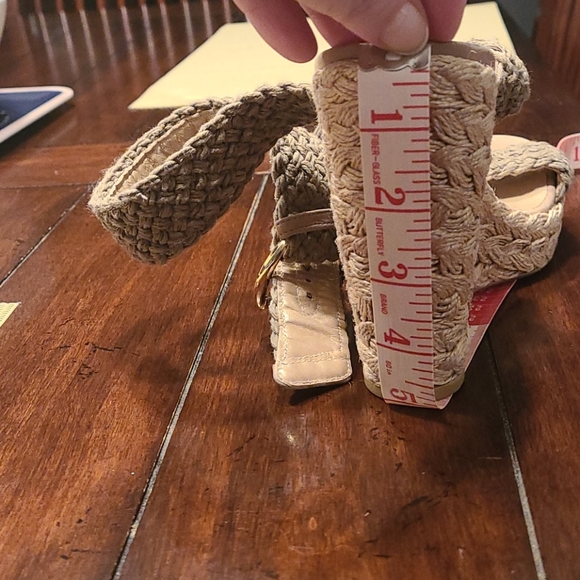 SOLD EUC Stuart Weitzman Alex Wedges - Size 8.5 - Picture 12 of 13